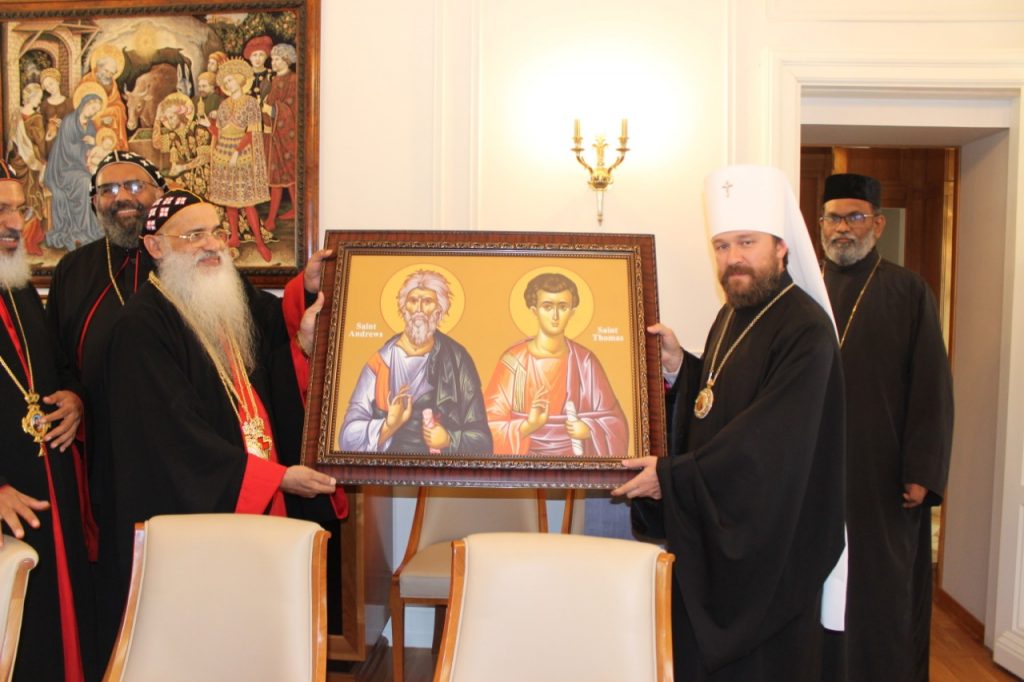 Metropolitan Hilarion receiving His Holiness to St. Cyril and Methodius Institute of Post-Graduate Studies