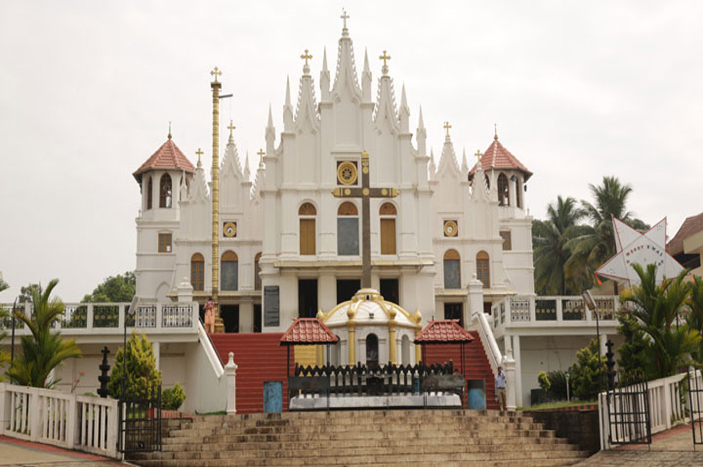 Puthuppally Church - Puthuppally, Kerala